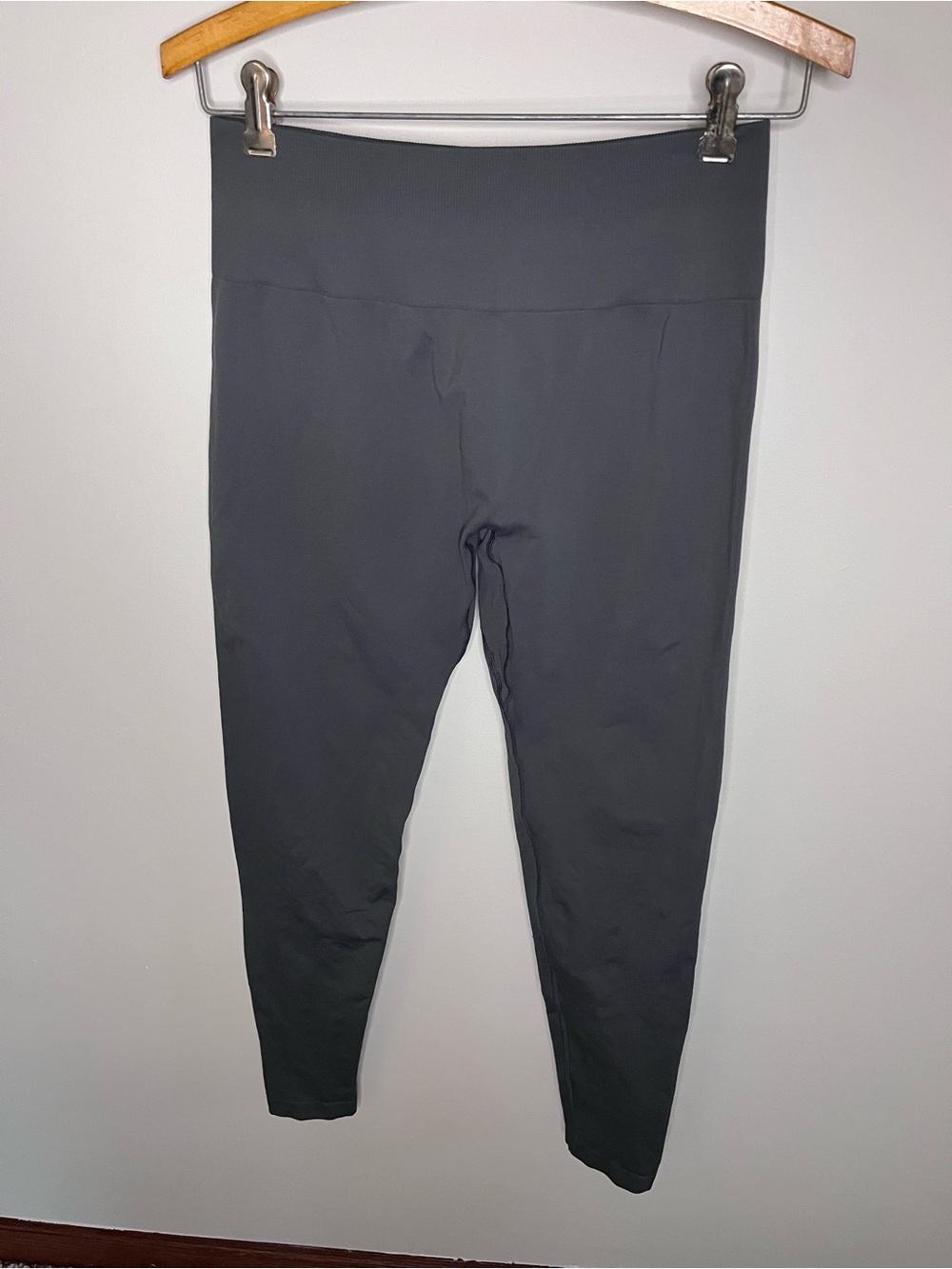 AUROLA Dream Matte Seamless Scrunch Butt Leggings Charcoal Gray High Waist Yoga